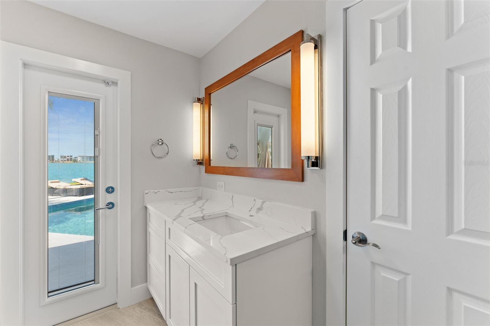 11050 7TH ST E, TREASURE ISLAND, FL, 33706