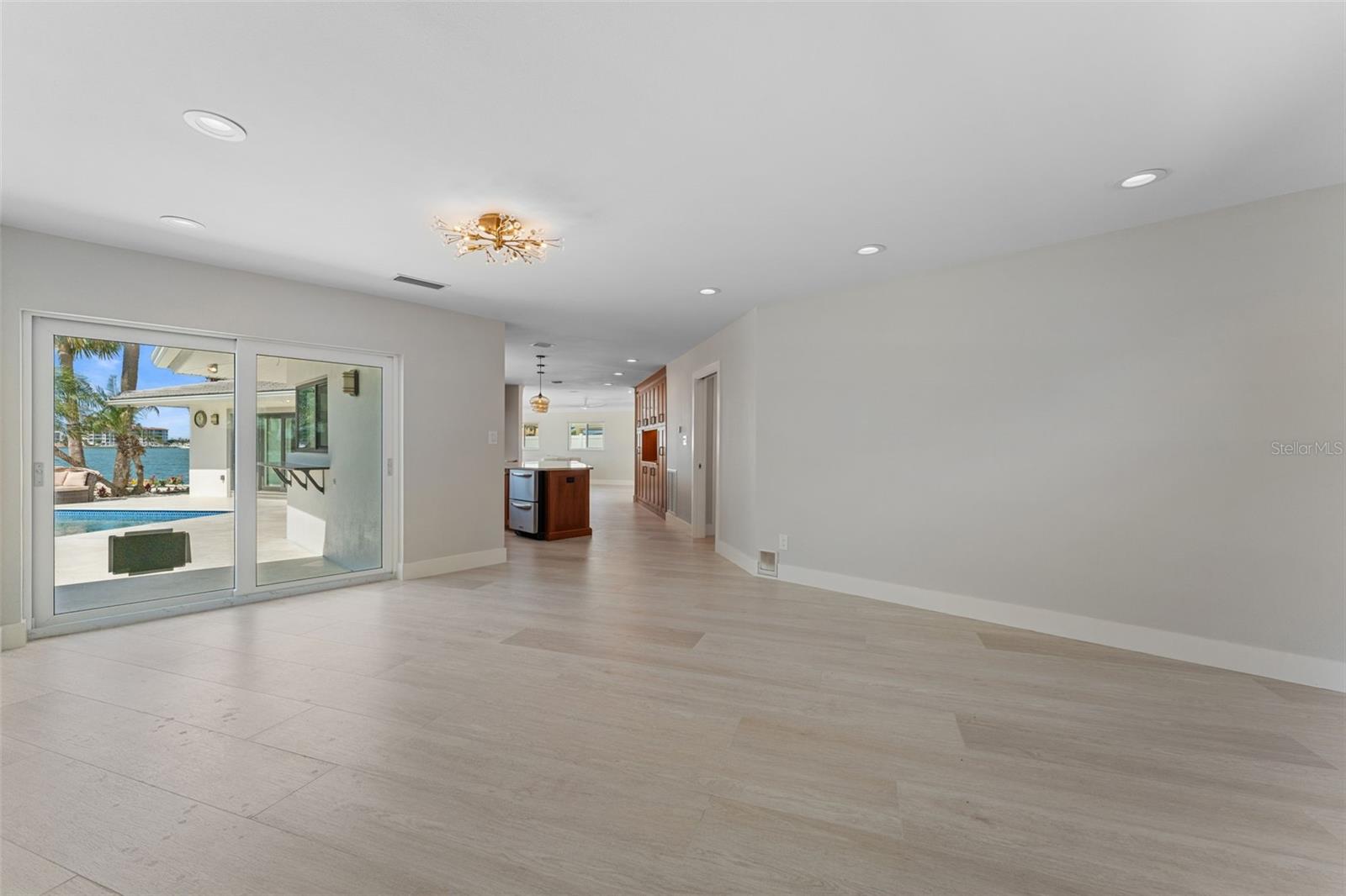 11050 7TH ST E, TREASURE ISLAND, FL, 33706