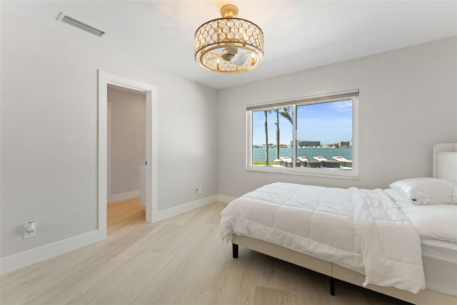 11050 7TH ST E, TREASURE ISLAND, FL, 33706