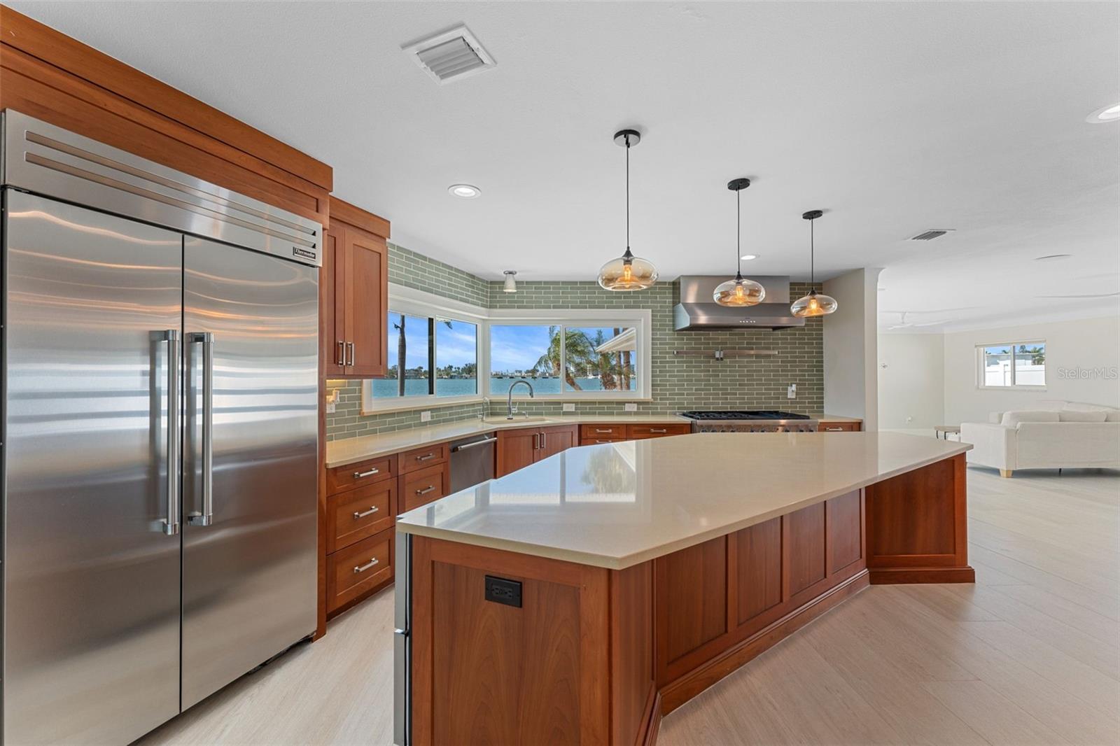 11050 7TH ST E, TREASURE ISLAND, FL, 33706