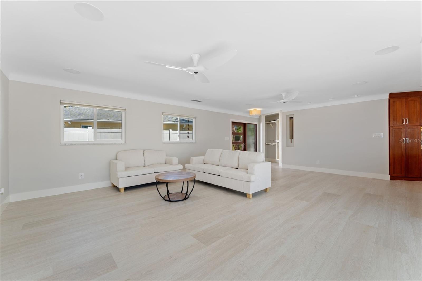 11050 7TH ST E, TREASURE ISLAND, FL, 33706