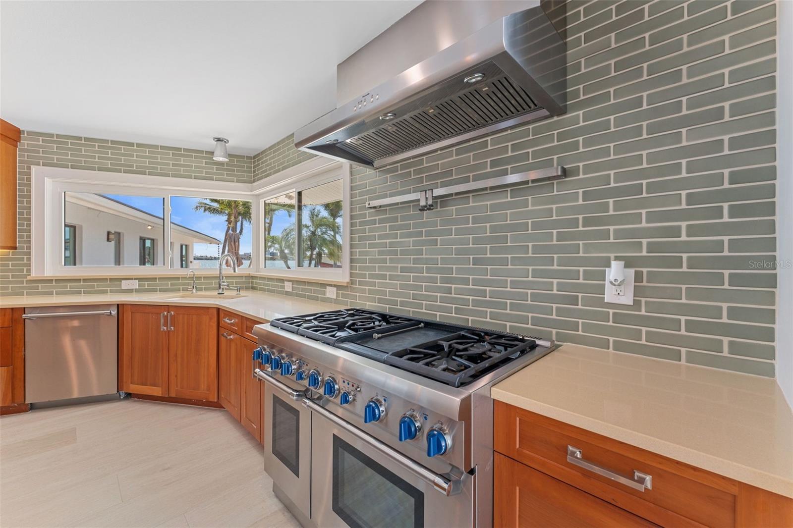 11050 7TH ST E, TREASURE ISLAND, FL, 33706