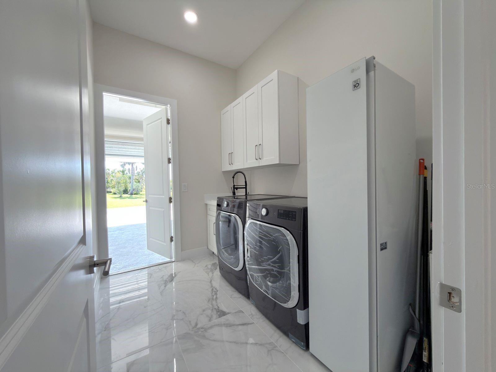 9222 ROSEBUD CIR, PORT CHARLOTTE, FL, 33981