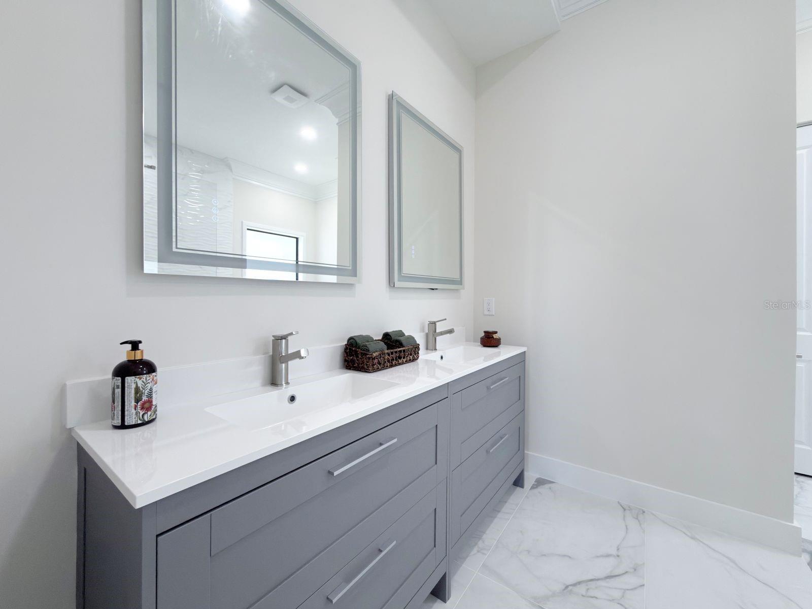 9222 ROSEBUD CIR, PORT CHARLOTTE, FL, 33981