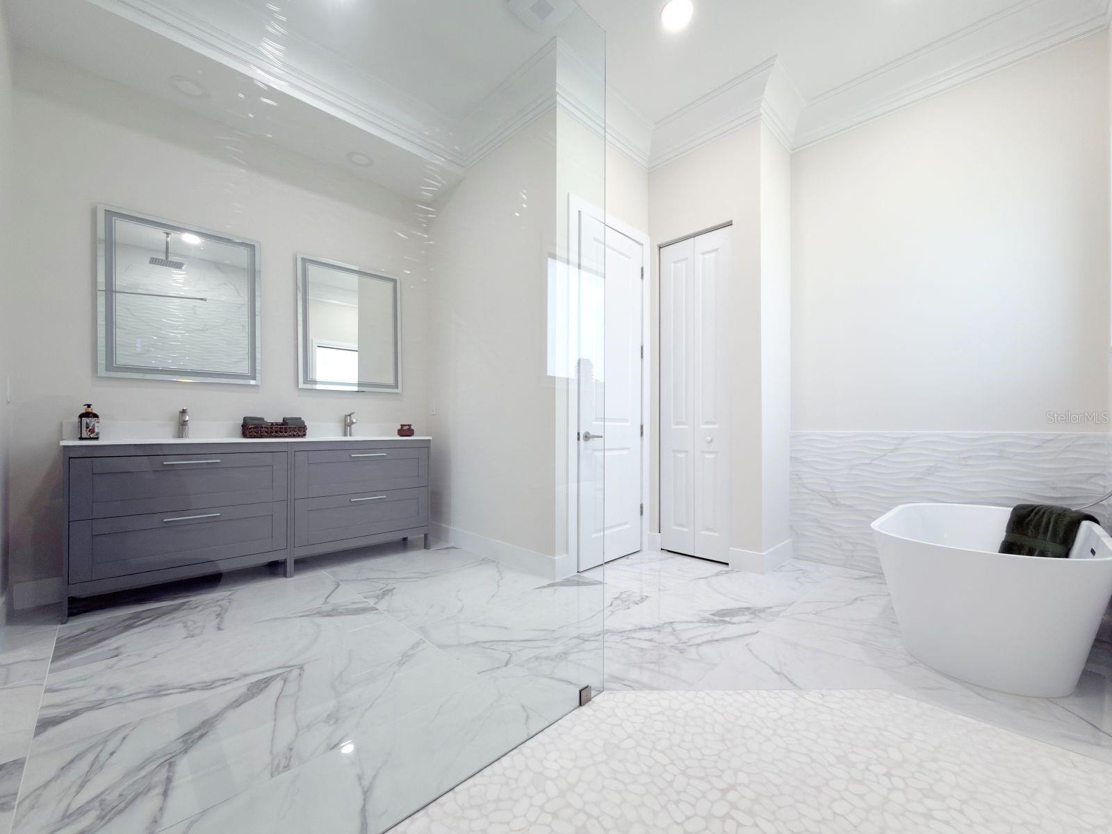 9222 ROSEBUD CIR, PORT CHARLOTTE, FL, 33981