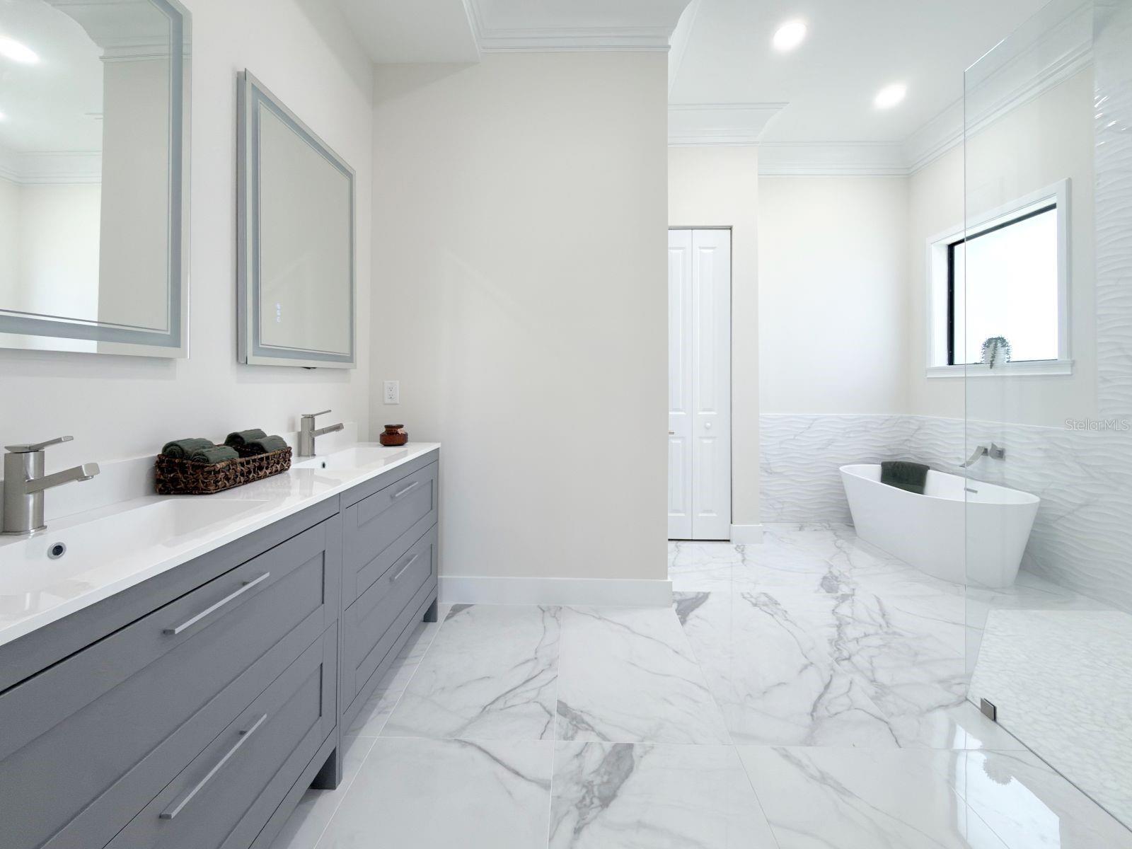 9222 ROSEBUD CIR, PORT CHARLOTTE, FL, 33981