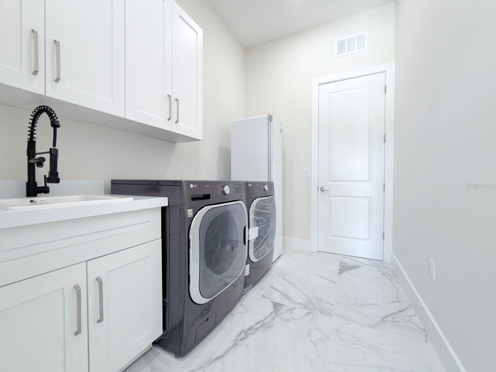 9222 ROSEBUD CIR, PORT CHARLOTTE, FL, 33981