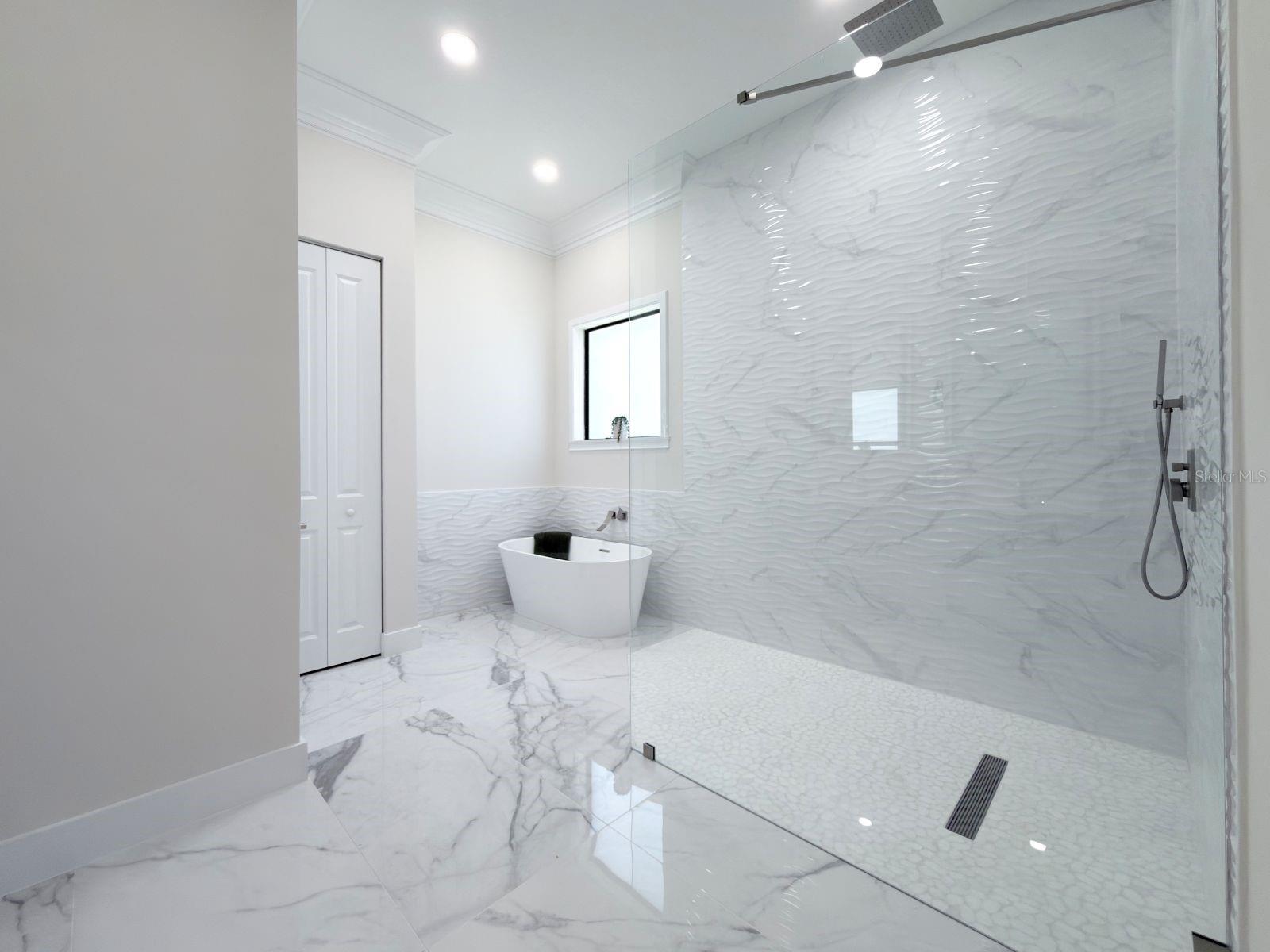 9222 ROSEBUD CIR, PORT CHARLOTTE, FL, 33981