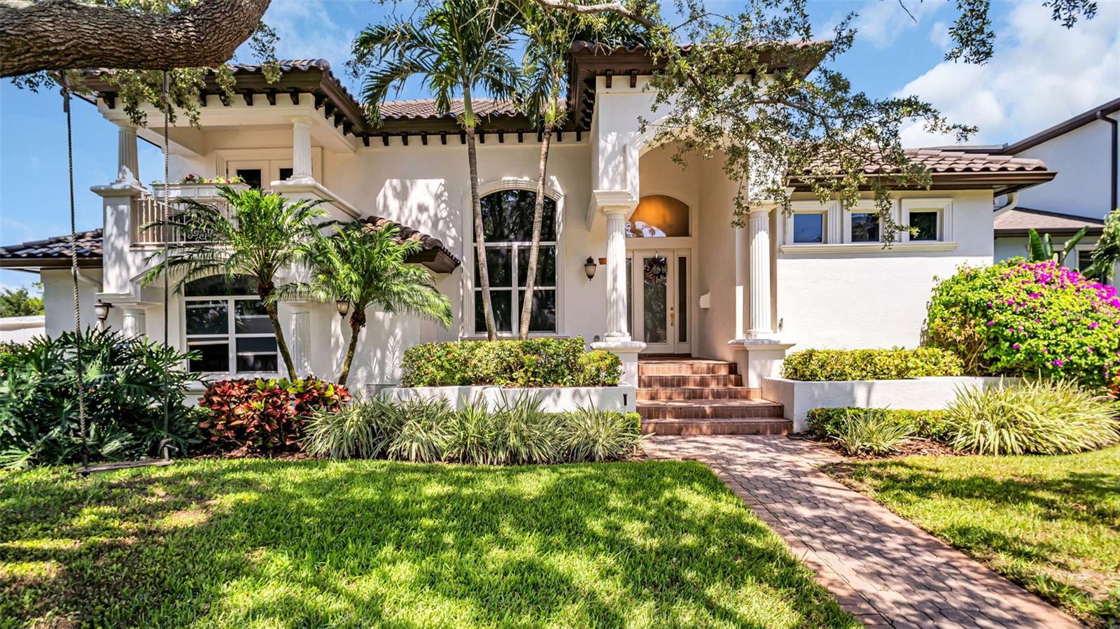 1089 CORDOVA BLVD NE, ST PETERSBURG, FL, 33704