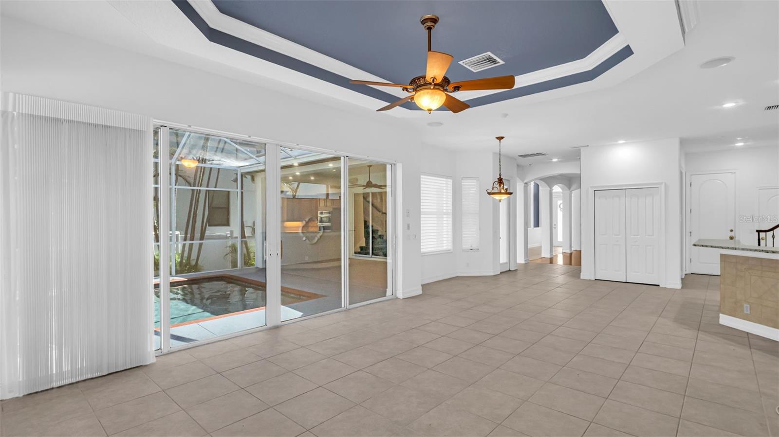 1089 CORDOVA BLVD NE, ST PETERSBURG, FL, 33704