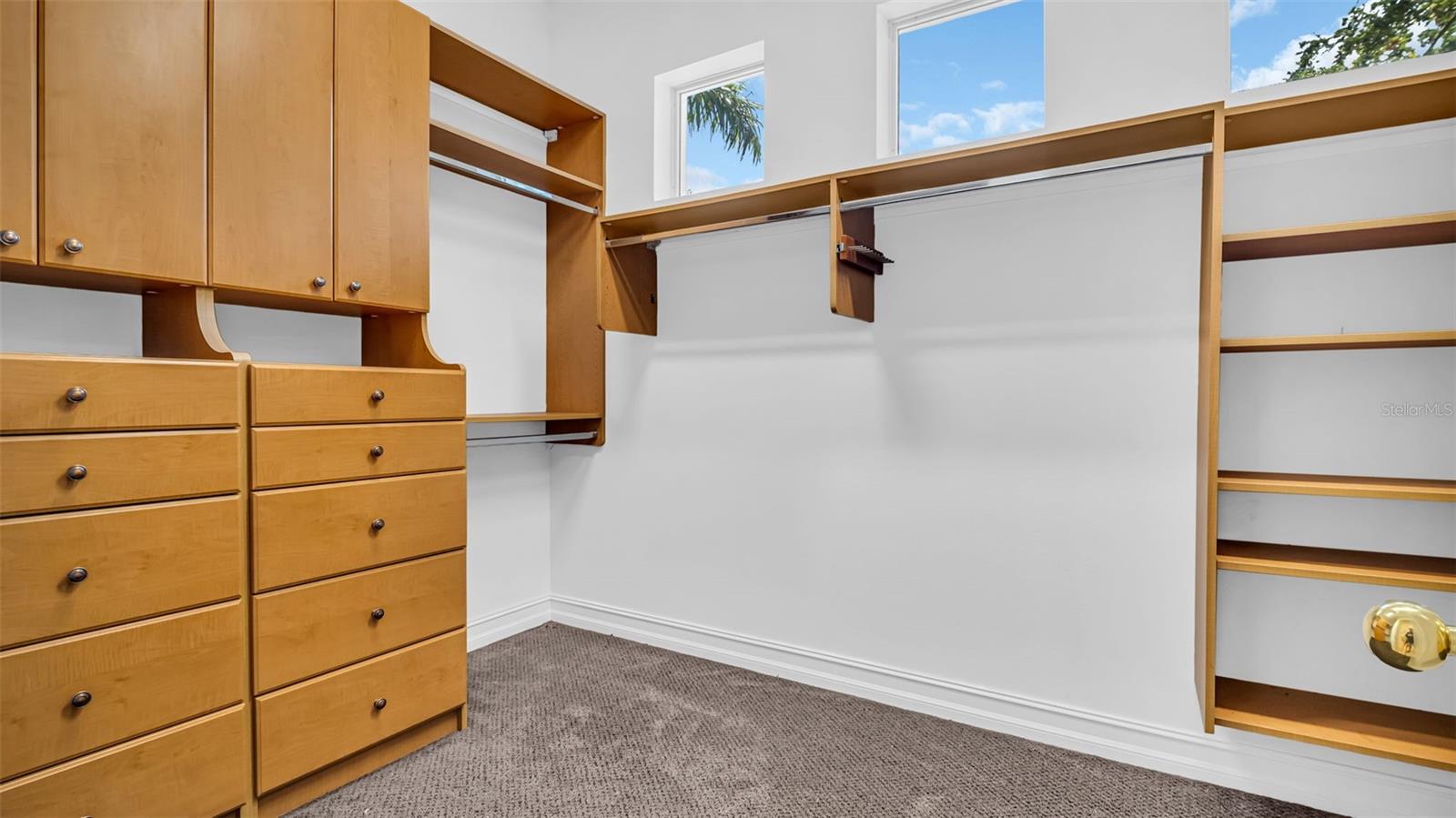 1089 CORDOVA BLVD NE, ST PETERSBURG, FL, 33704