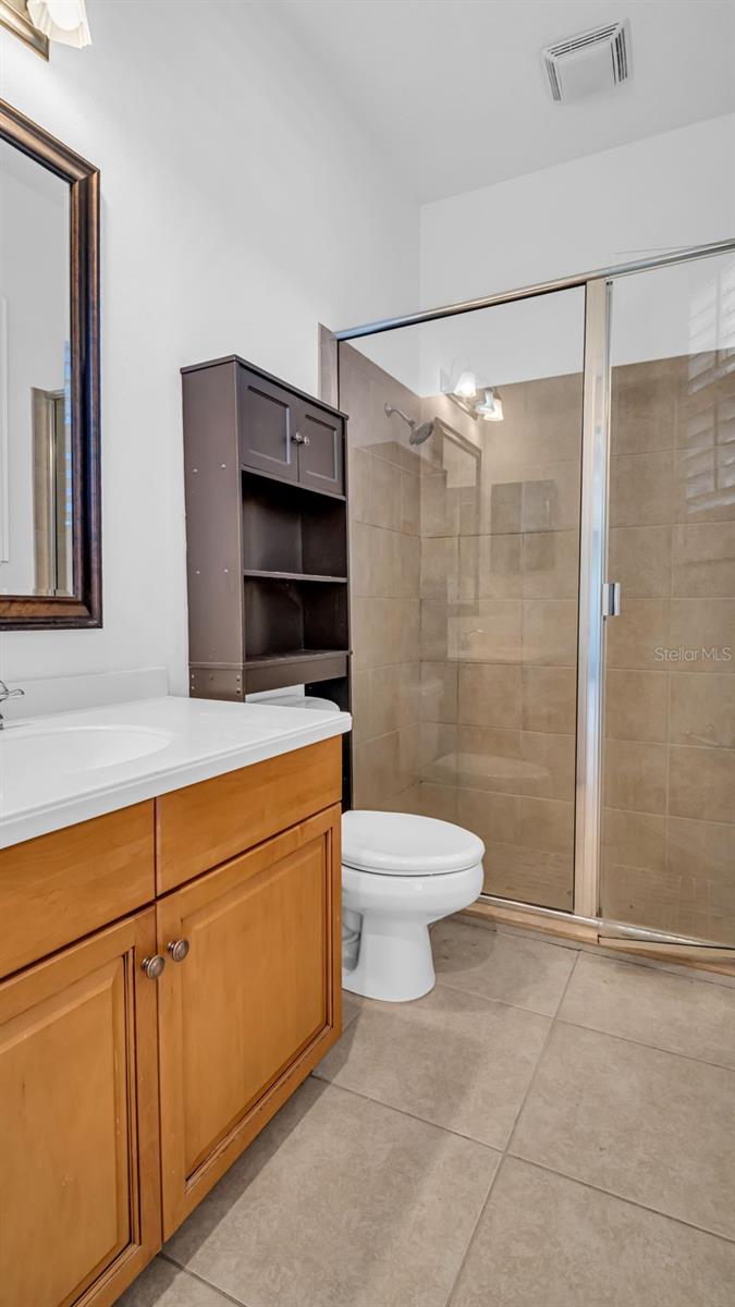 1089 CORDOVA BLVD NE, ST PETERSBURG, FL, 33704