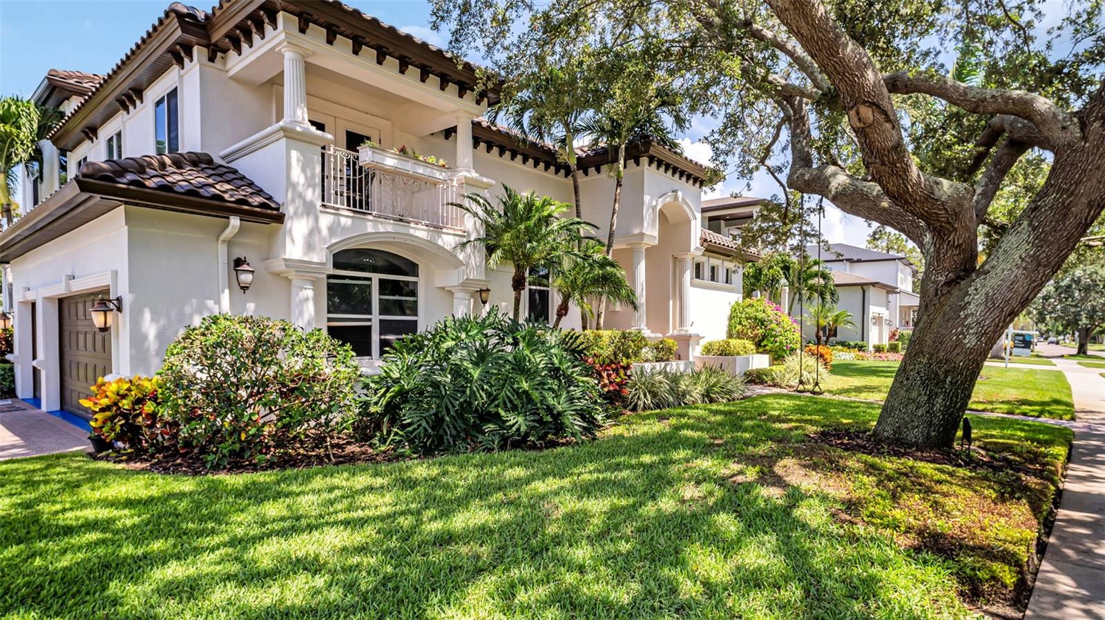 1089 CORDOVA BLVD NE, ST PETERSBURG, FL, 33704