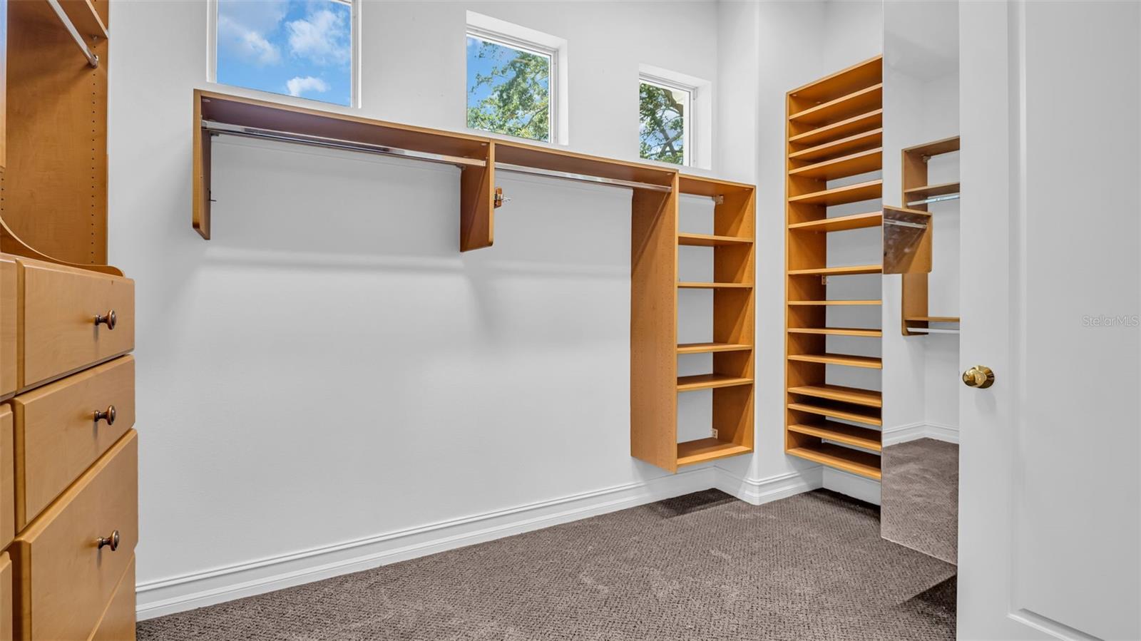 1089 CORDOVA BLVD NE, ST PETERSBURG, FL, 33704