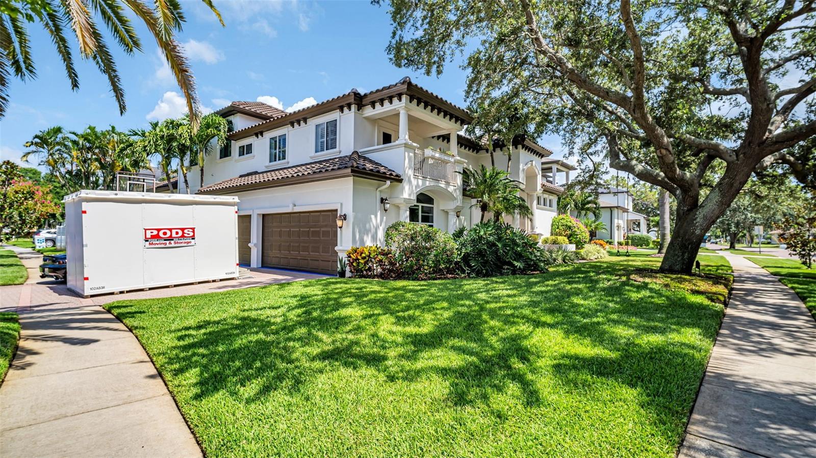 1089 CORDOVA BLVD NE, ST PETERSBURG, FL, 33704