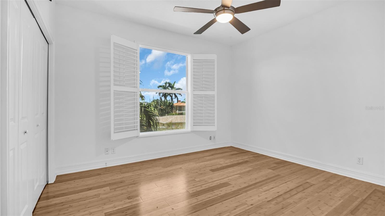 1089 CORDOVA BLVD NE, ST PETERSBURG, FL, 33704