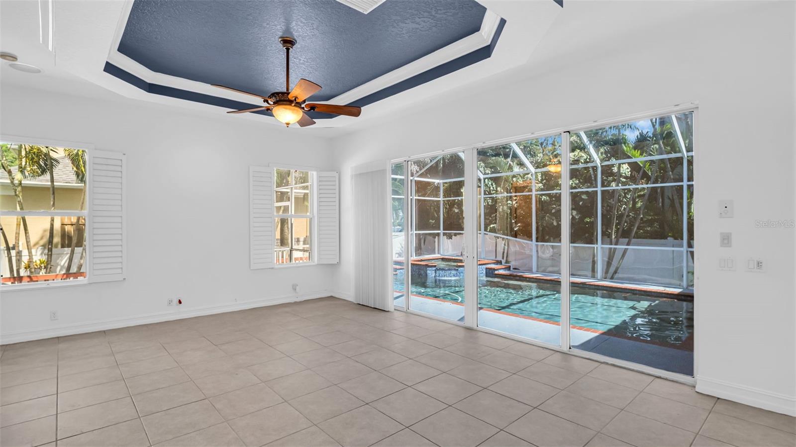 1089 CORDOVA BLVD NE, ST PETERSBURG, FL, 33704