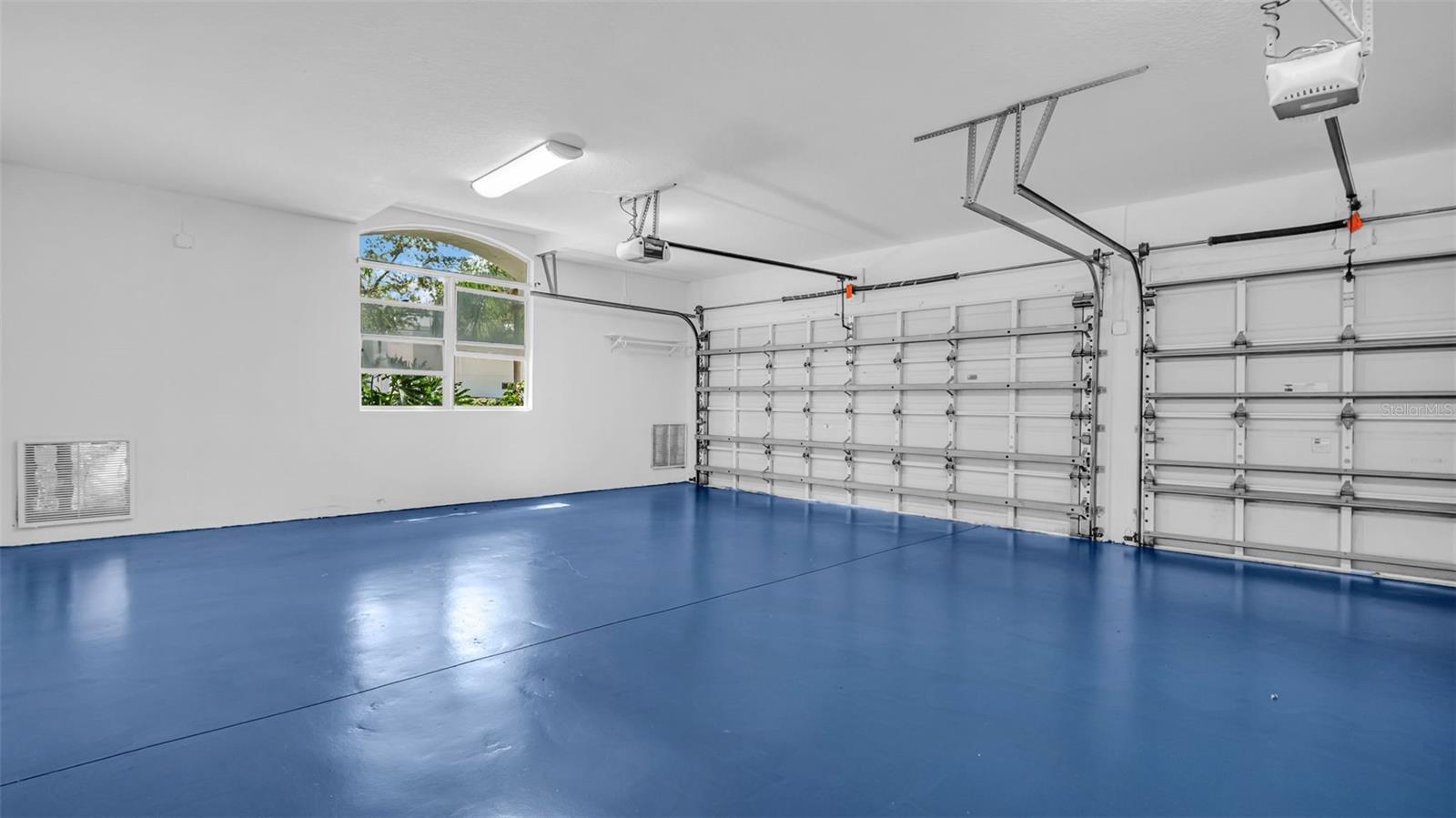 1089 CORDOVA BLVD NE, ST PETERSBURG, FL, 33704