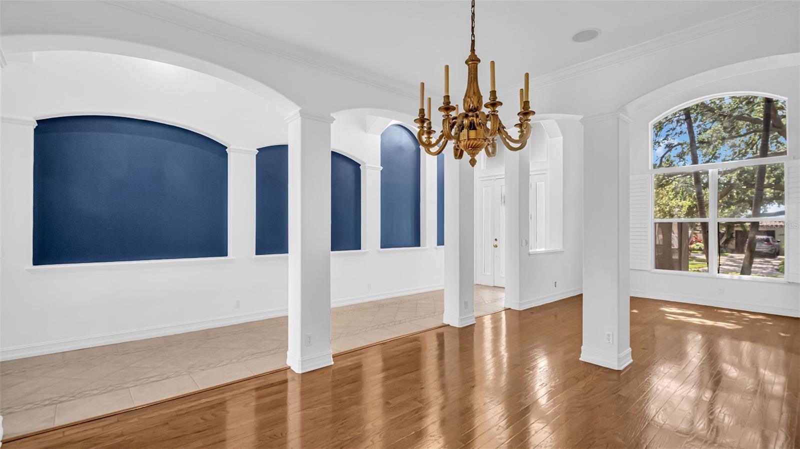 1089 CORDOVA BLVD NE, ST PETERSBURG, FL, 33704