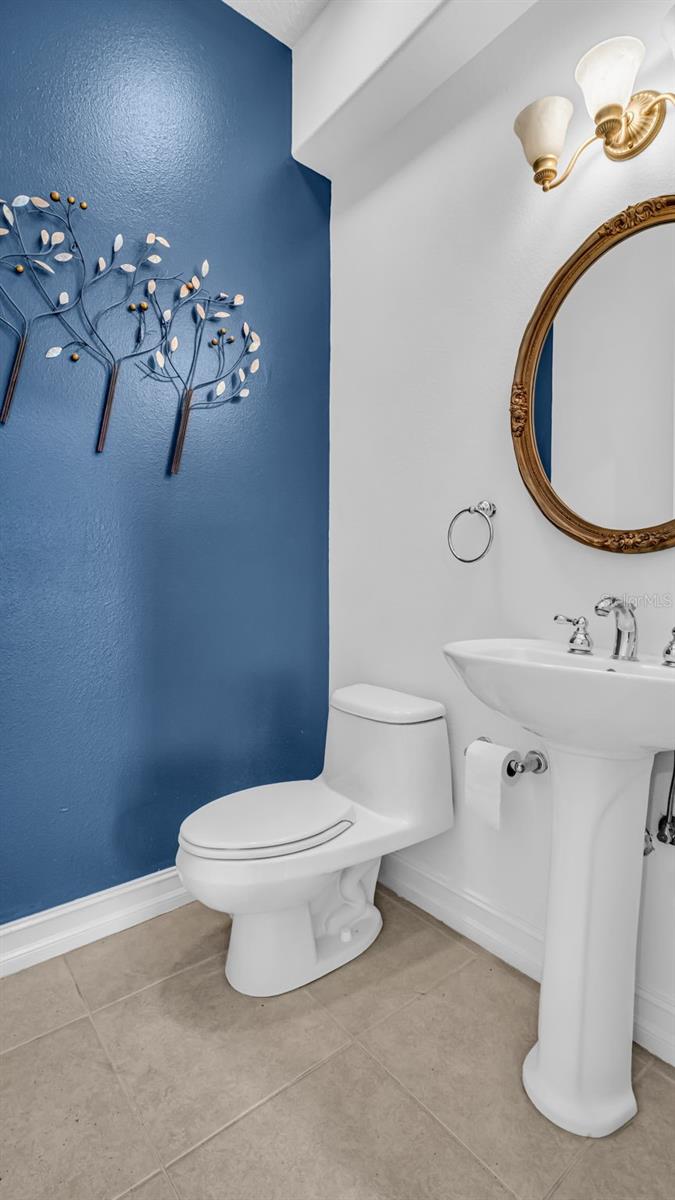 1089 CORDOVA BLVD NE, ST PETERSBURG, FL, 33704