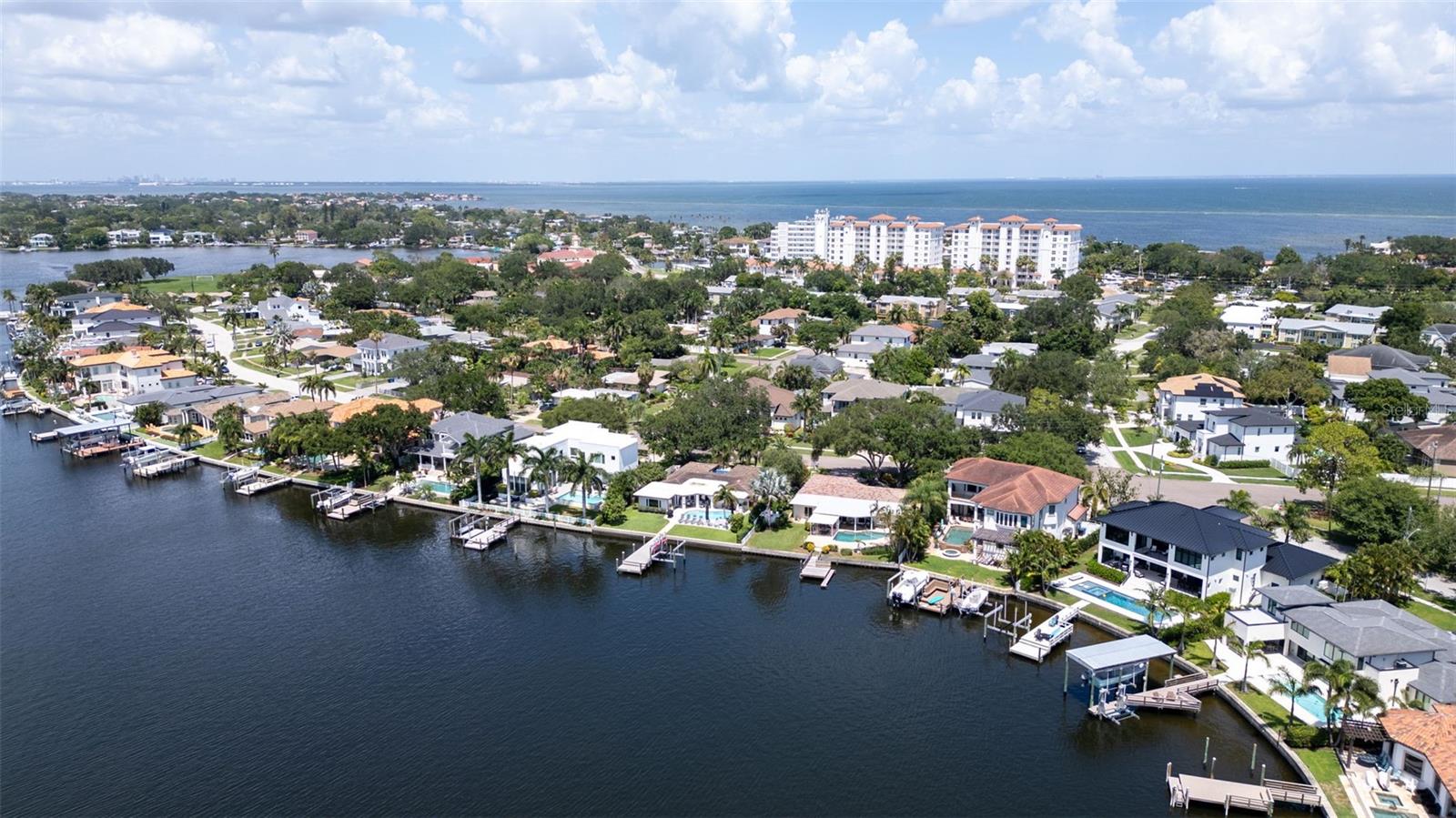 1089 CORDOVA BLVD NE, ST PETERSBURG, FL, 33704