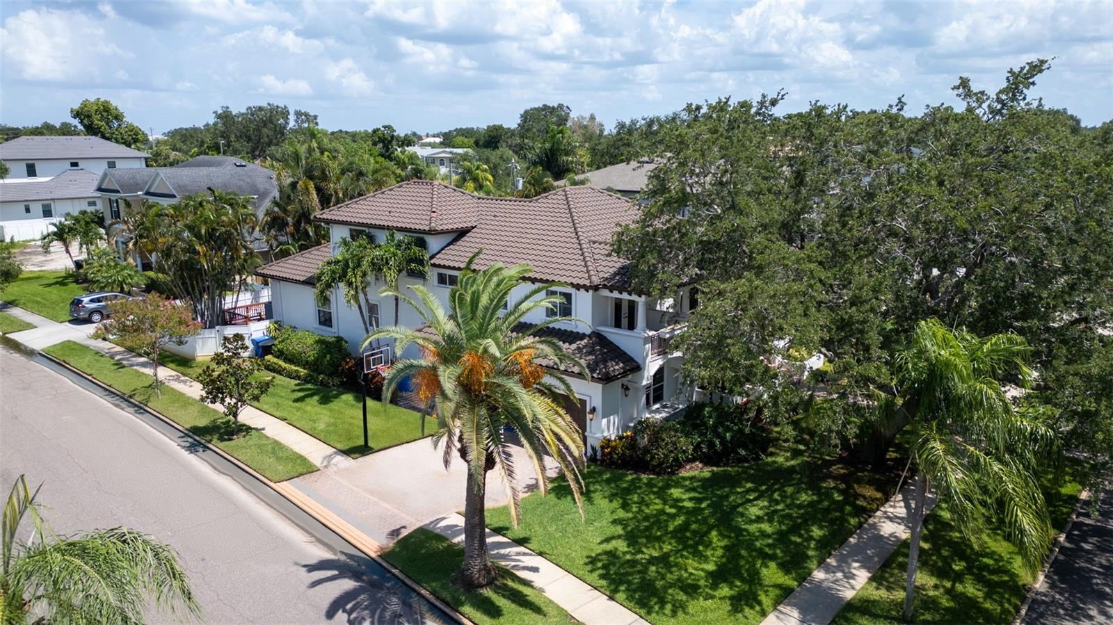 1089 CORDOVA BLVD NE, ST PETERSBURG, FL, 33704