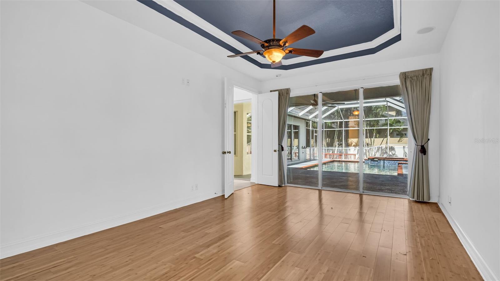 1089 CORDOVA BLVD NE, ST PETERSBURG, FL, 33704