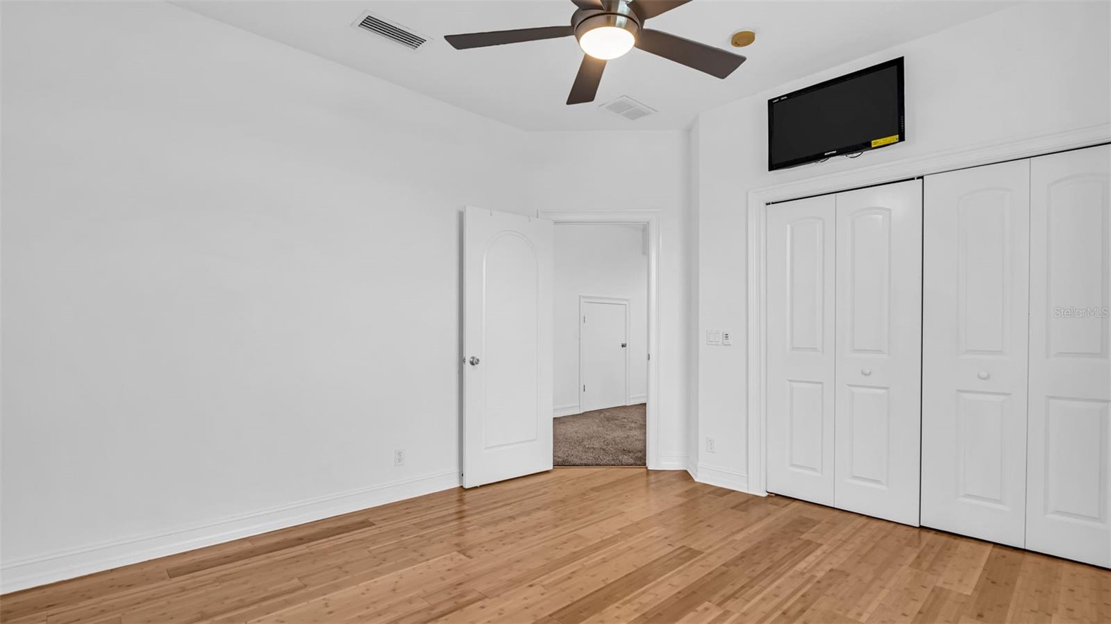 1089 CORDOVA BLVD NE, ST PETERSBURG, FL, 33704