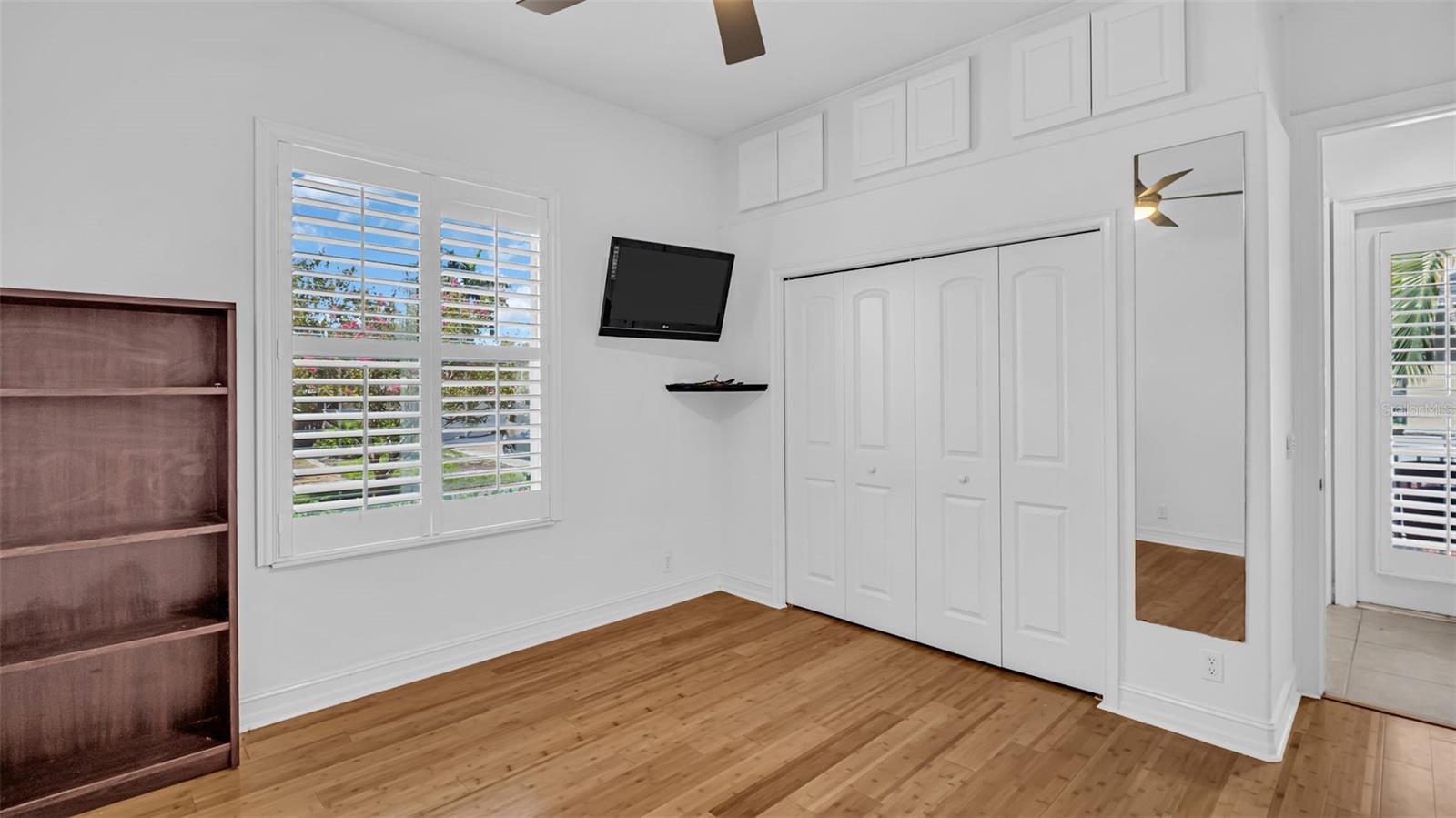 1089 CORDOVA BLVD NE, ST PETERSBURG, FL, 33704