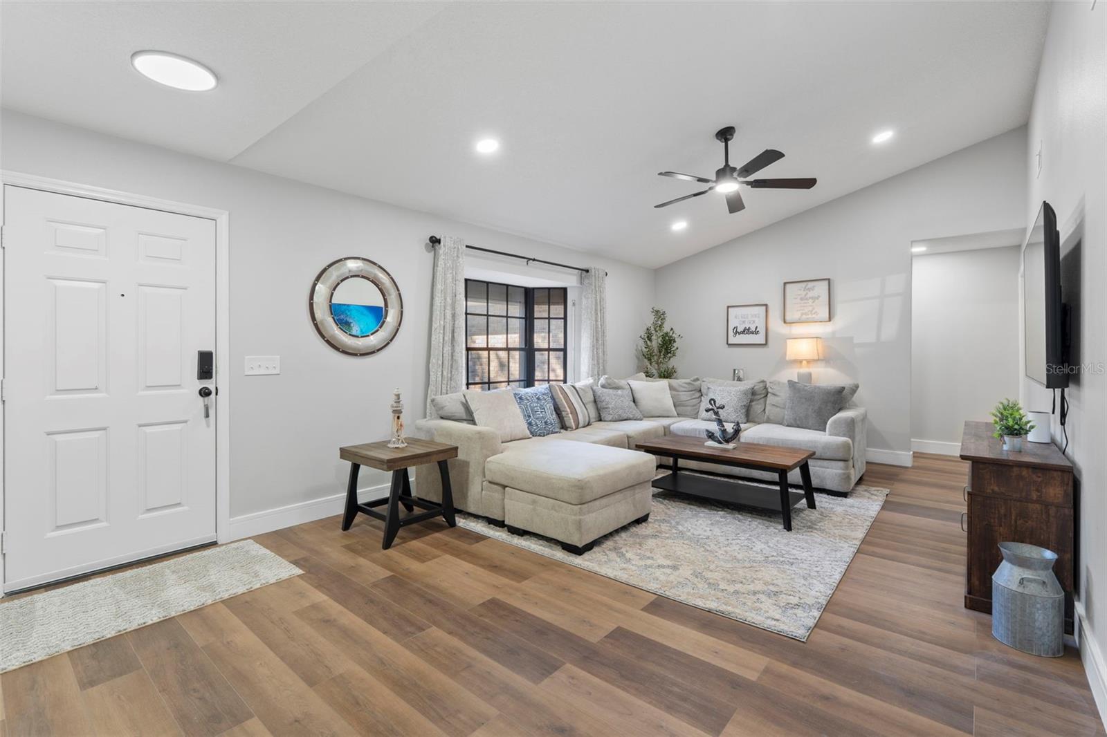 121 CHAMPLAIN DR, DELTONA, FL, 32725