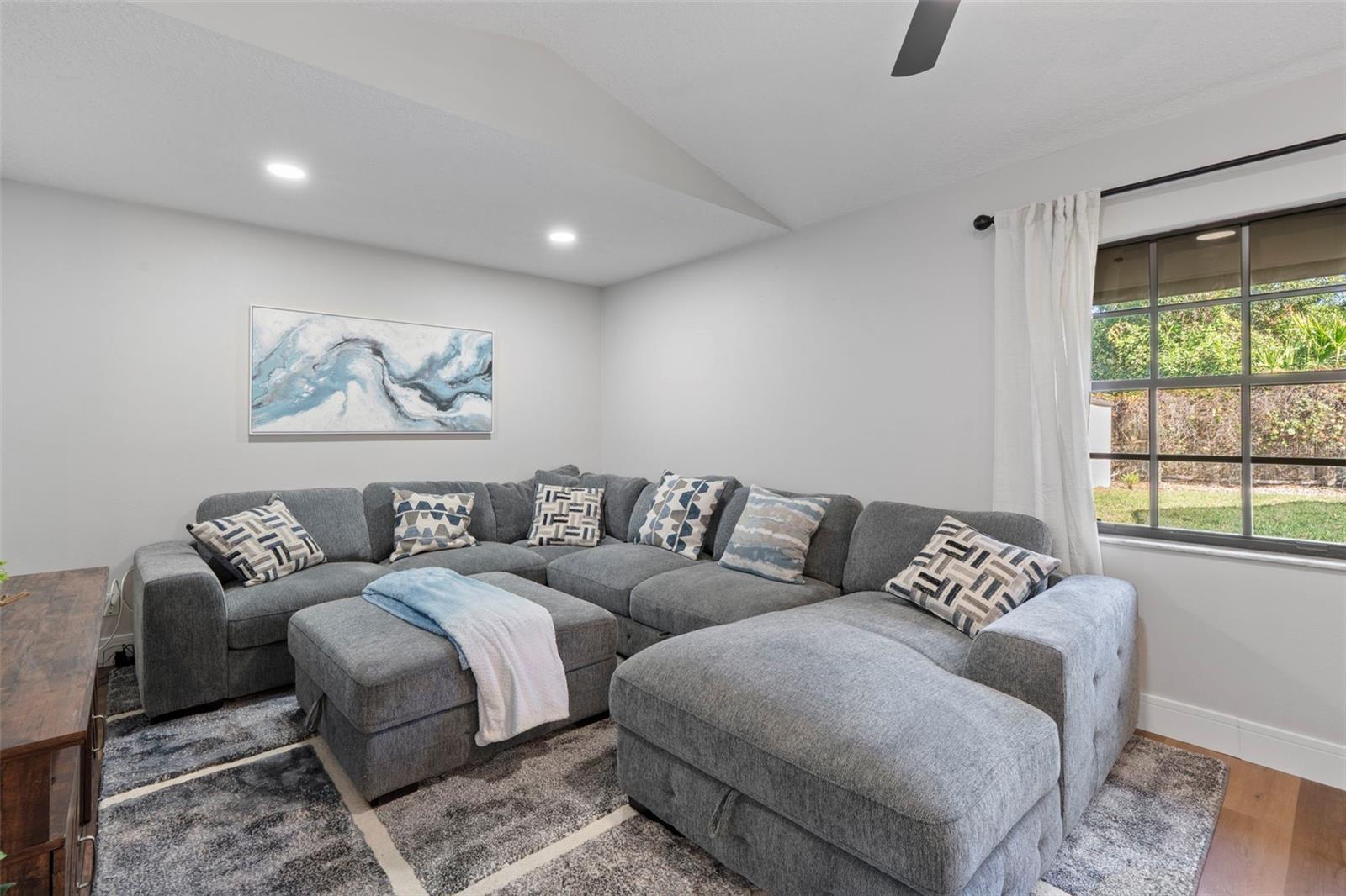 121 CHAMPLAIN DR, DELTONA, FL, 32725