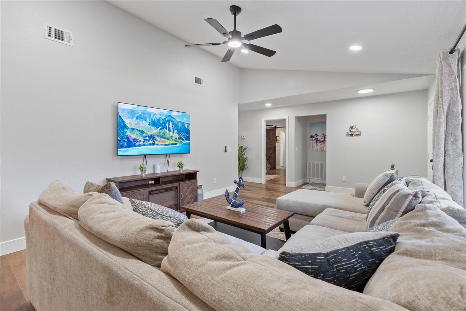 121 CHAMPLAIN DR, DELTONA, FL, 32725