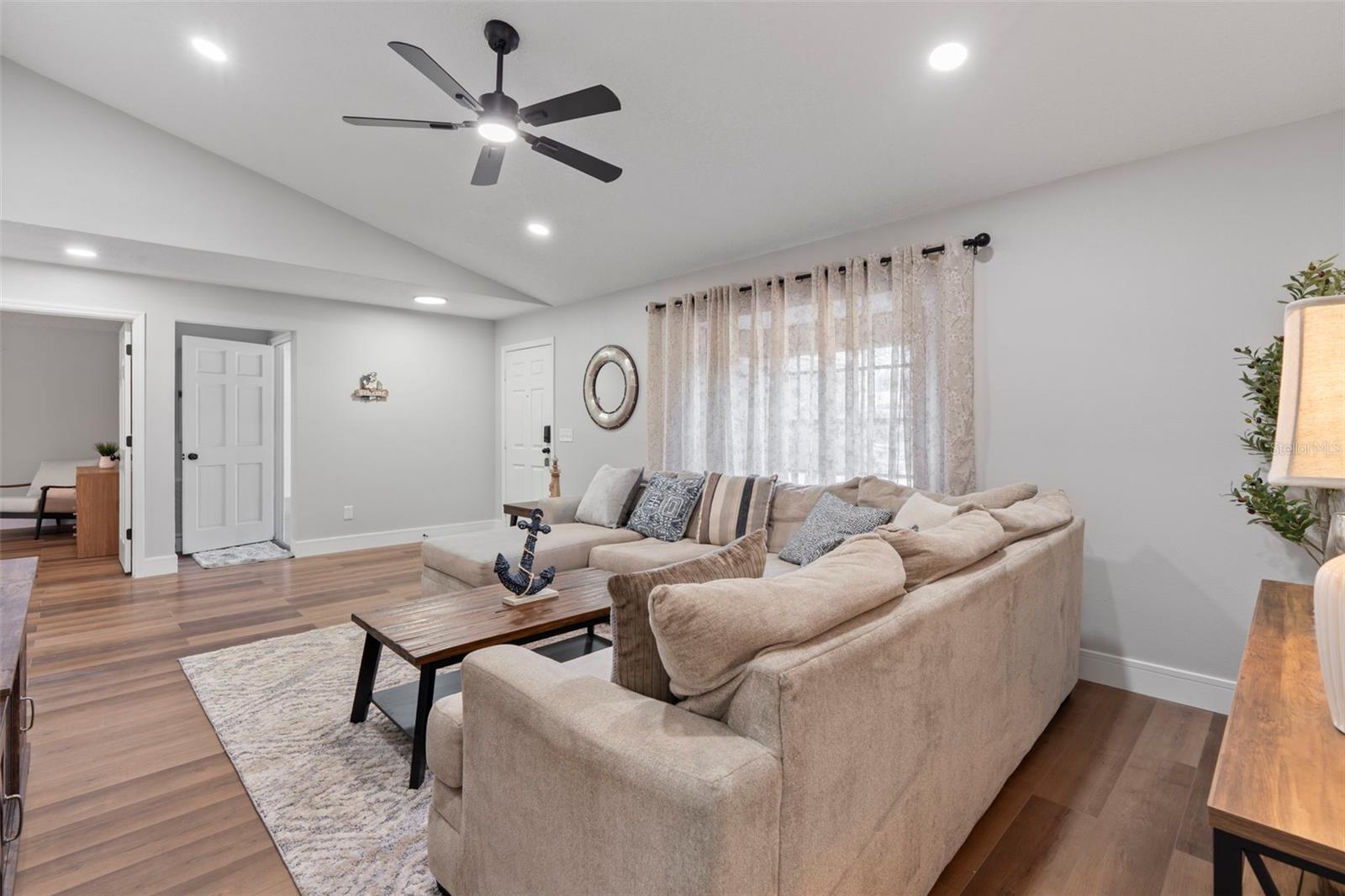 121 CHAMPLAIN DR, DELTONA, FL, 32725