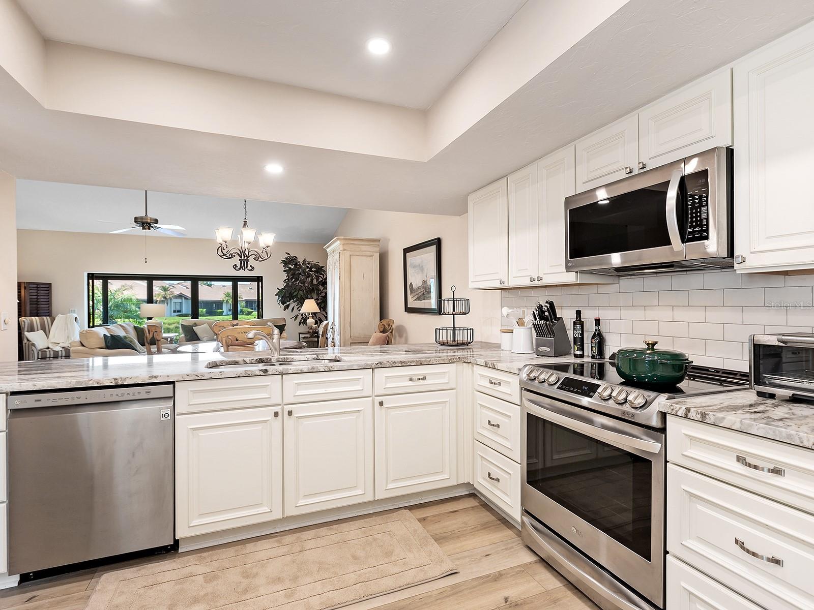 6094 WILSHIRE BLVD #8, SARASOTA, FL, 34238