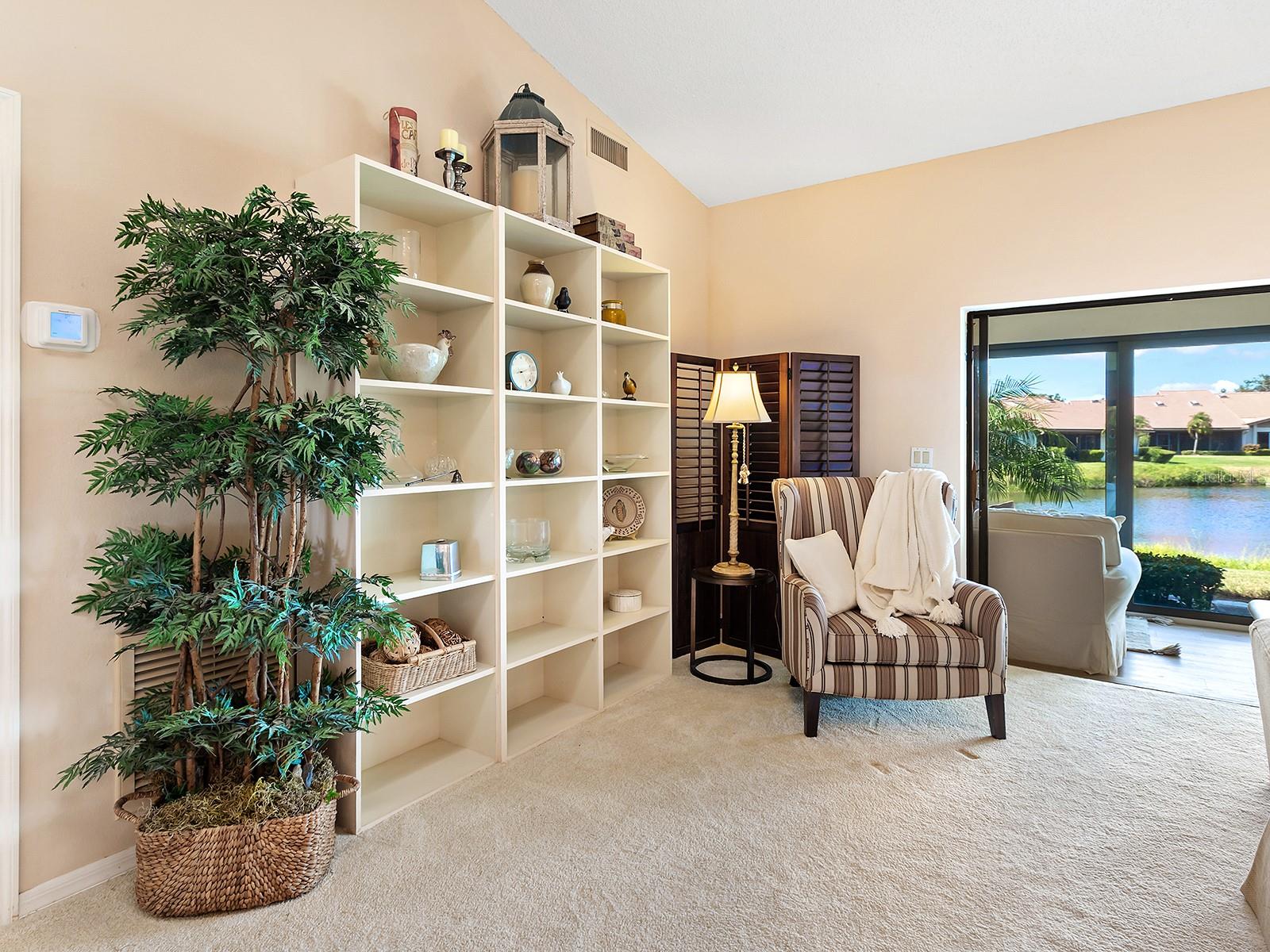 6094 WILSHIRE BLVD #8, SARASOTA, FL, 34238