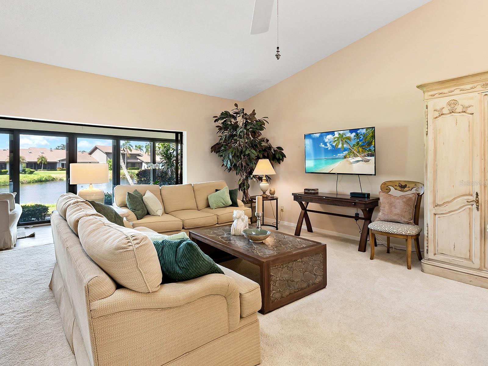 6094 WILSHIRE BLVD #8, SARASOTA, FL, 34238