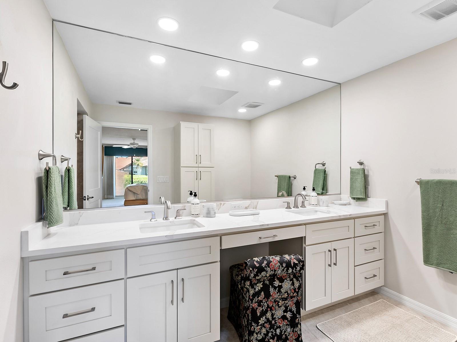 6094 WILSHIRE BLVD #8, SARASOTA, FL, 34238