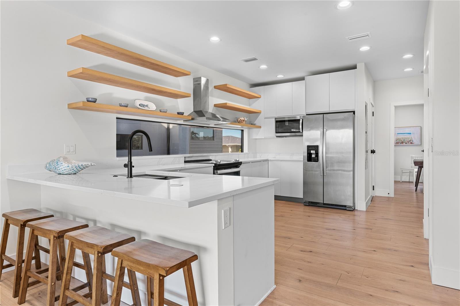 2200 BAY BLVD #B, INDIAN ROCKS BEACH, FL, 33785