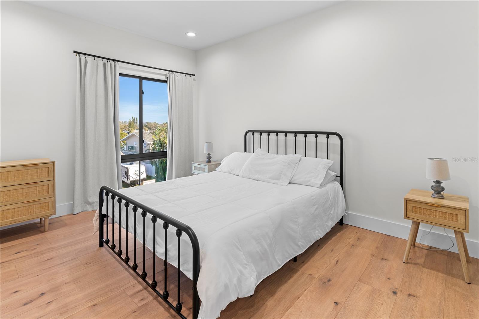 2200 BAY BLVD #B, INDIAN ROCKS BEACH, FL, 33785