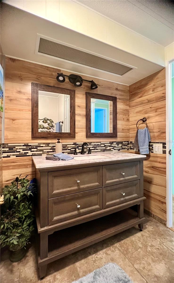 1100 BELCHER RD S #604, LARGO, FL, 33771