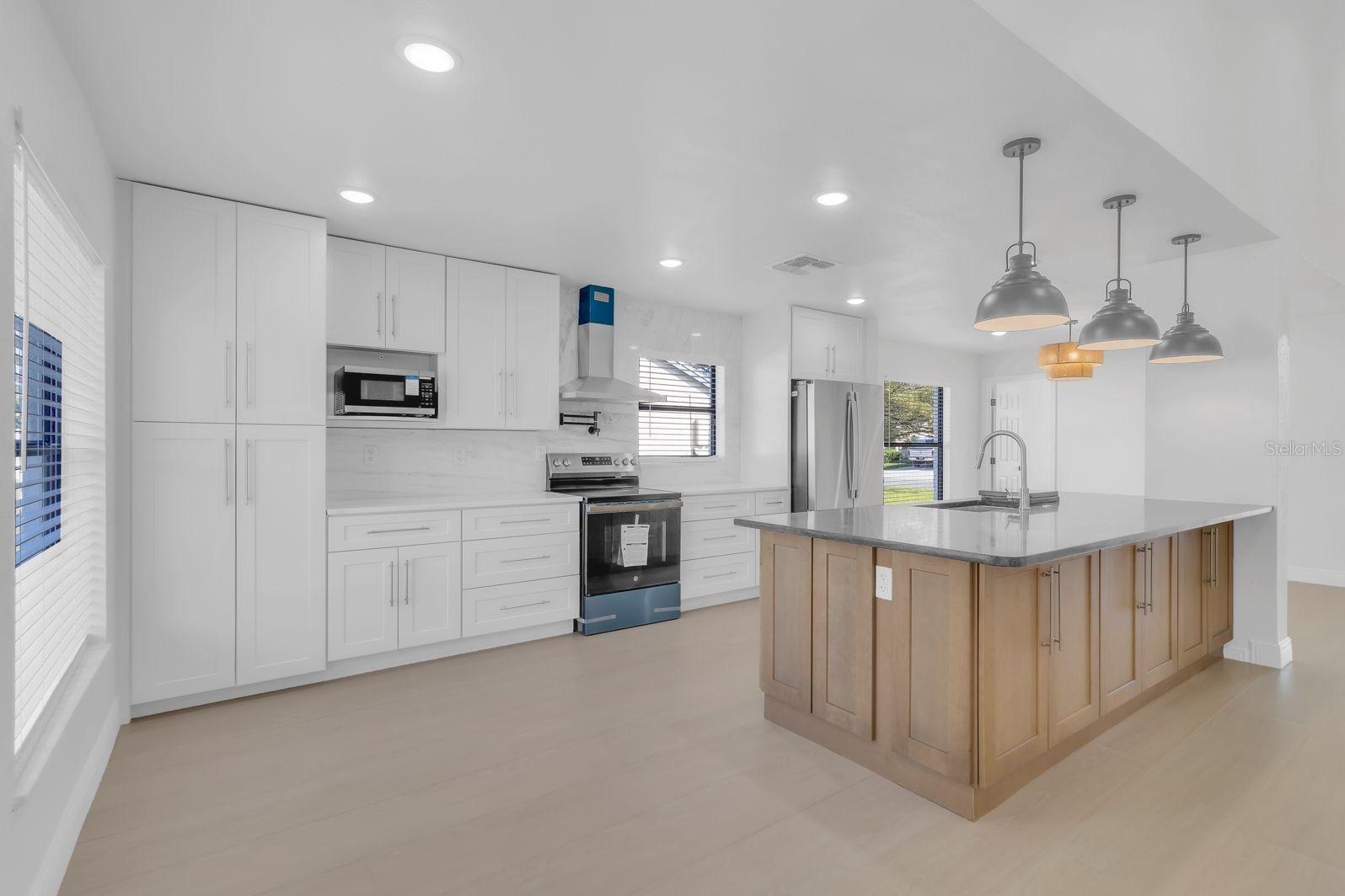 2622 LIZ LN, KISSIMMEE, FL, 34744