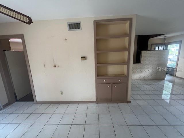 14704 CARNATION DR, TAMPA, FL, 33613