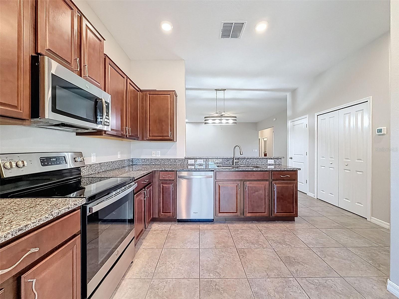 13243 CREST LAKE DR, HUDSON, FL, 34669