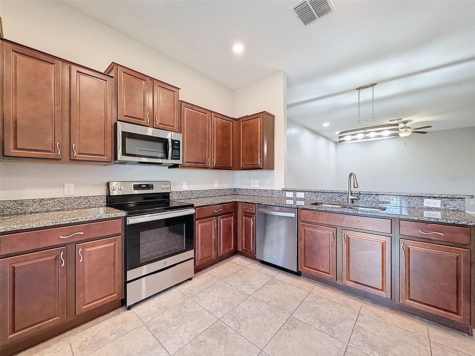 13243 CREST LAKE DR, HUDSON, FL, 34669