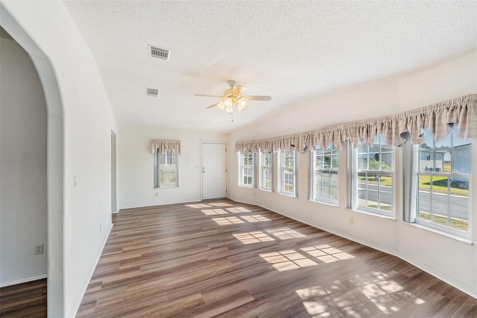 37422 NEUKOM AVE, ZEPHYRHILLS, FL, 33541