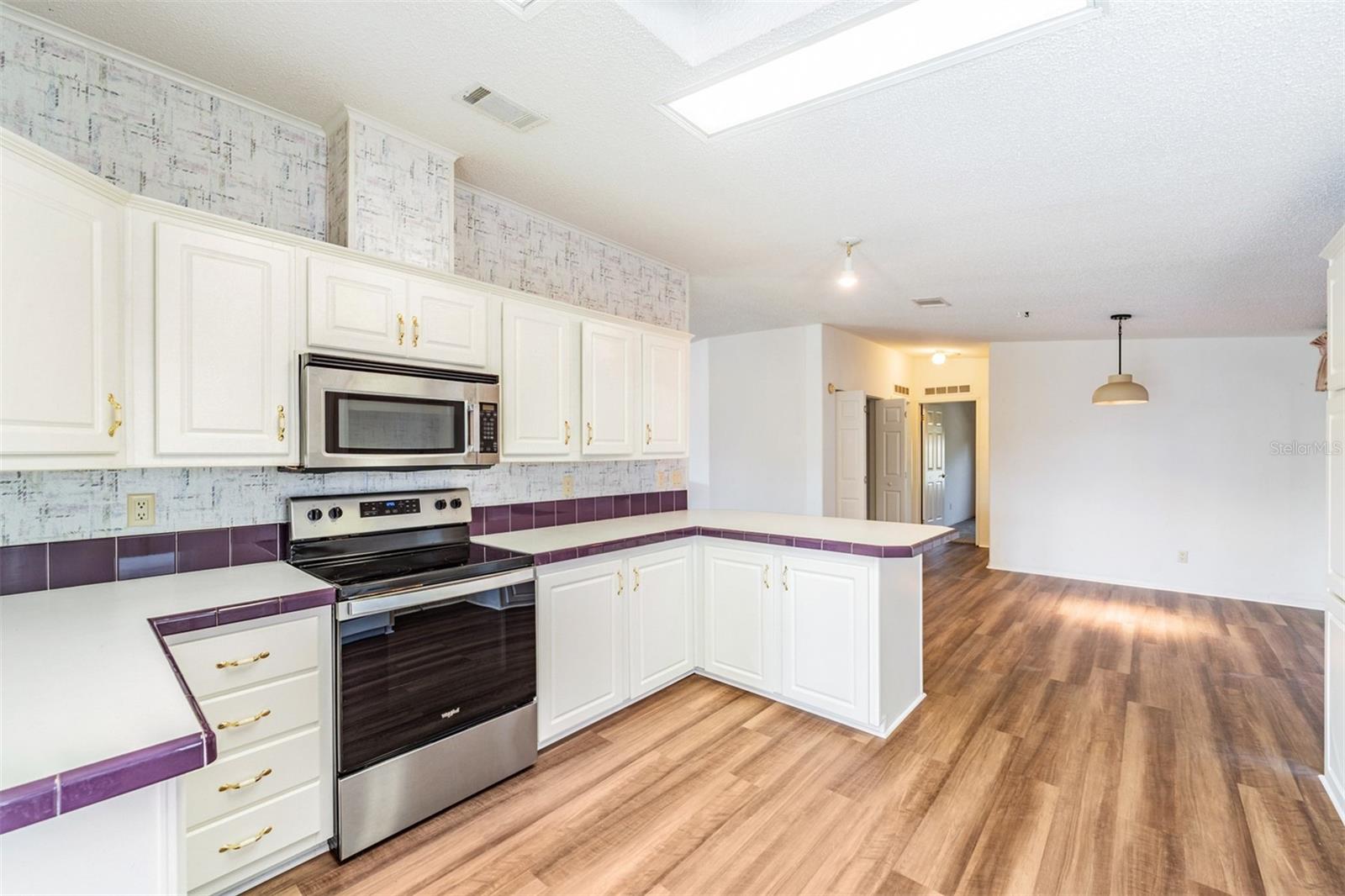 37422 NEUKOM AVE, ZEPHYRHILLS, FL, 33541