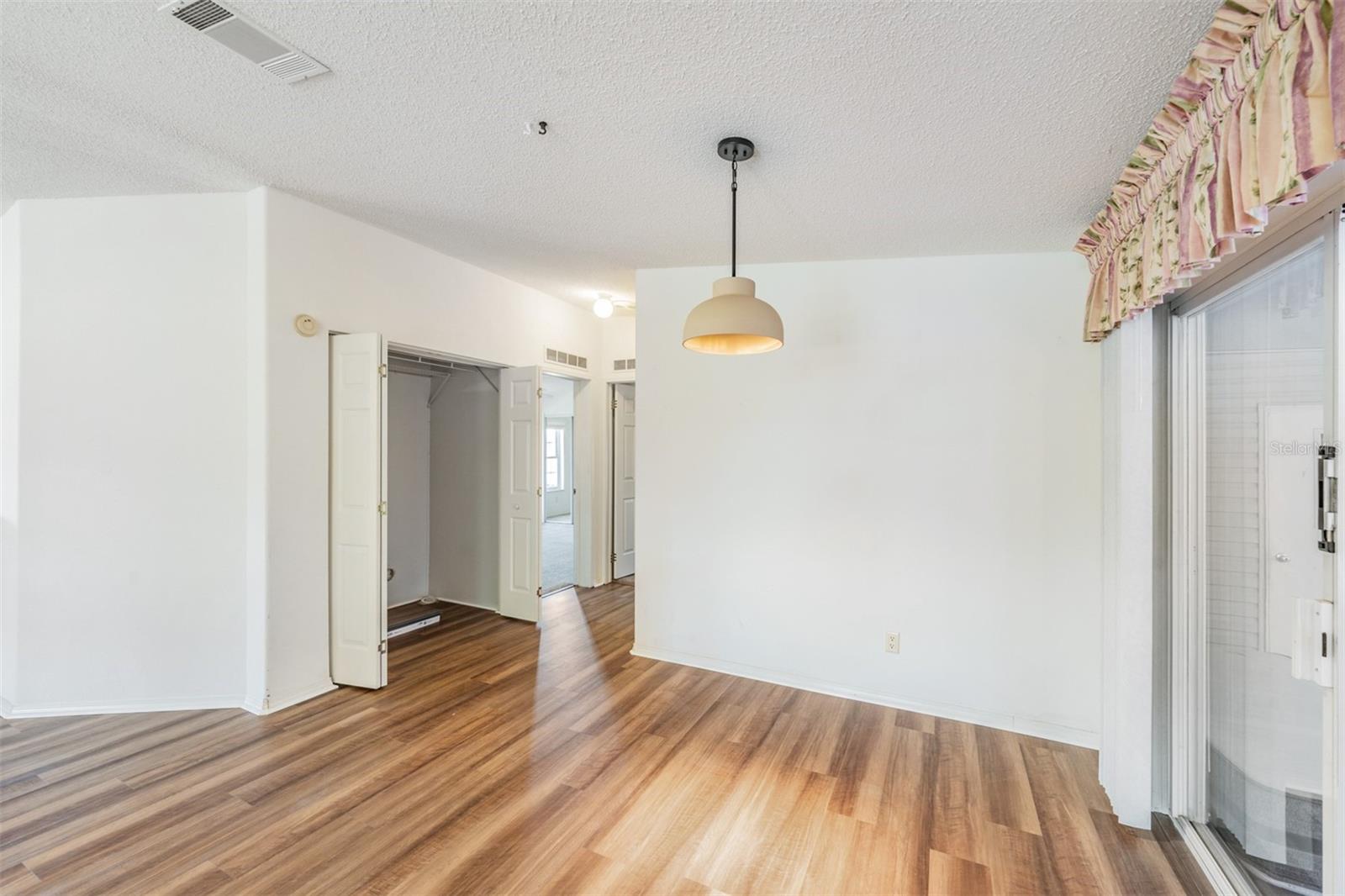 37422 NEUKOM AVE, ZEPHYRHILLS, FL, 33541