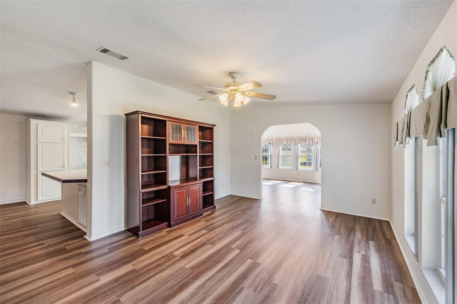 37422 NEUKOM AVE, ZEPHYRHILLS, FL, 33541