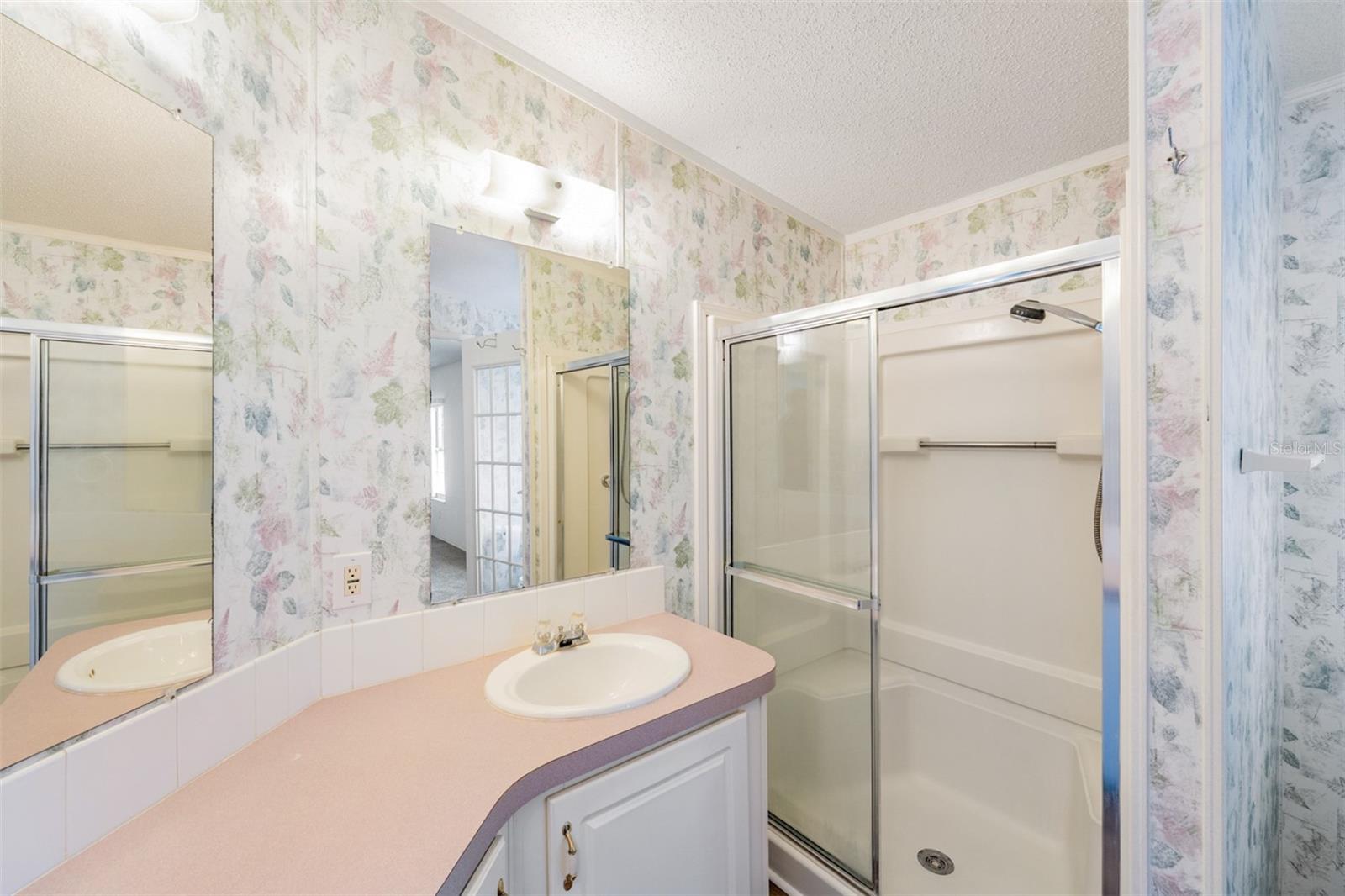 37422 NEUKOM AVE, ZEPHYRHILLS, FL, 33541