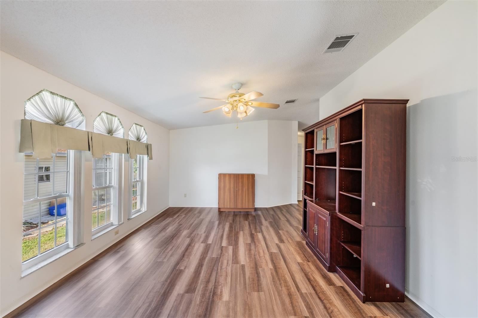 37422 NEUKOM AVE, ZEPHYRHILLS, FL, 33541